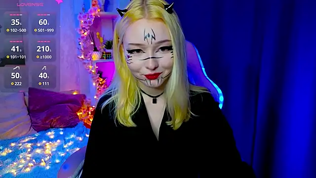 Snapshot of ElswythCovil chatting on March 15, 4:02 am ElswythCovil online show from March 15, 4:02 am