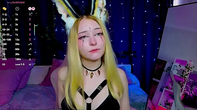 Snapshot of ElswythCovil chatting on September 17, 4:03 am ElswythCovil online show from September 17, 4:03 am