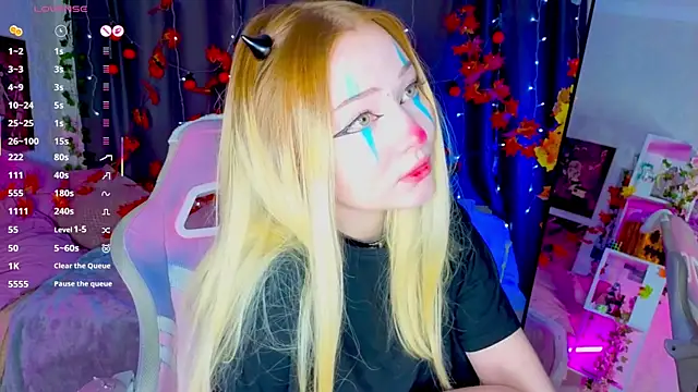 Snapshot of ElswythCovil chatting on November 11, 4:01 am ElswythCovil online show from November 11, 4:01 am