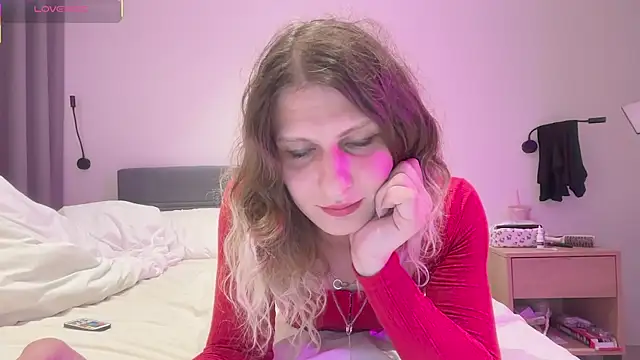 Alice Pinkhead online show from November 18, 9:47 am