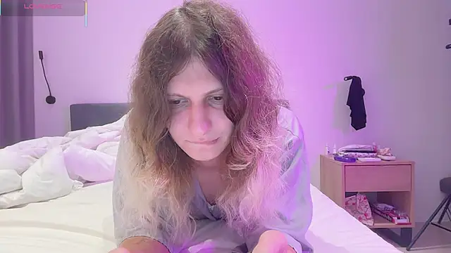 Alice Pinkhead online show from December 1, 4:50 am