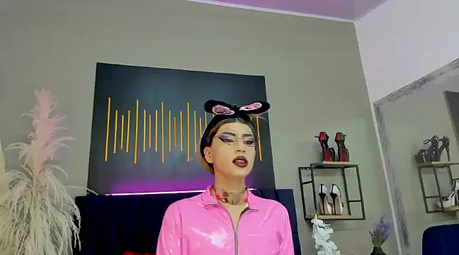 BrianaSchafer online show from December 18, 5:10 pm