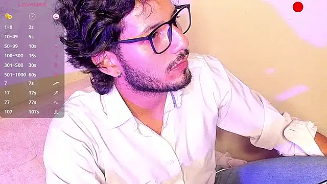 Nicholasrodrii online show from December 13, 3:49 am