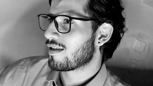 Nicholasrodrii online show from March 1, 3:21 am