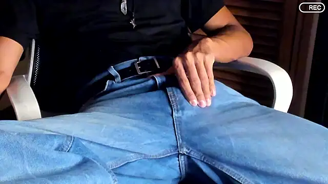 Nicholasrodrii online show from September 11, 12:33 am