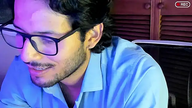 Nicholasrodrii online show from September 21, 12:34 am