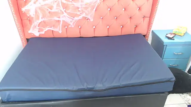 lily jamesx online show from October 9, 2:04 pm