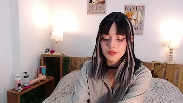 EvaHalsey online show from December 7, 1:47 am