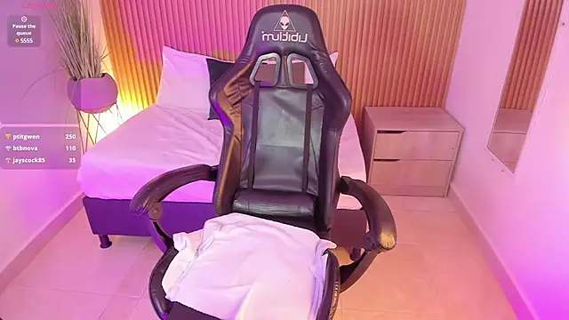 Snapshot of irantzu_hank chatting on February 6, 10:32 pm irantzu hank online show from February 6, 10:32 pm