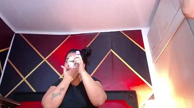 Snapshot of CindyandCarlo chatting on January 10, 4:51 pm CindyandCarlo online show from January 10, 4:51 pm