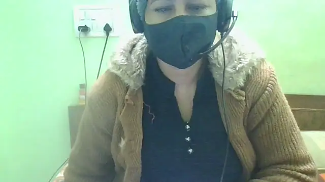 couplesuni online show from January 16, 7:28 am