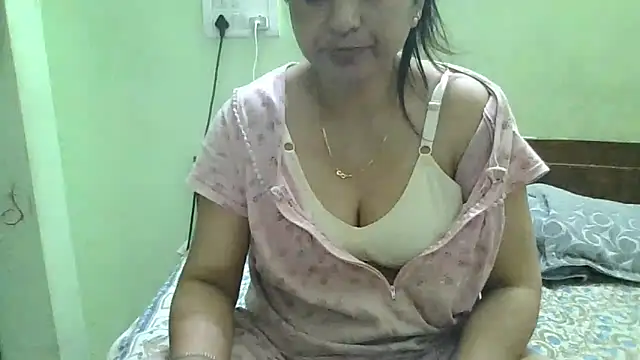 couplesuni online show from March 21, 1:12 pm