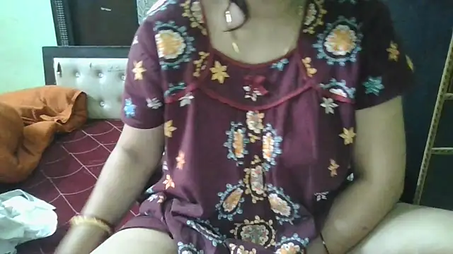 couplesuni online show from October 4, 9:18 am