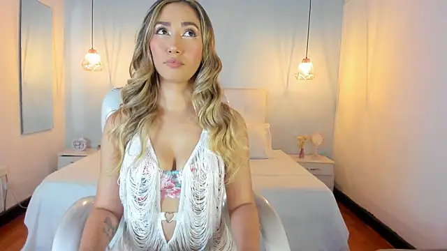 Emma23   online show from January 4, 12:16 am