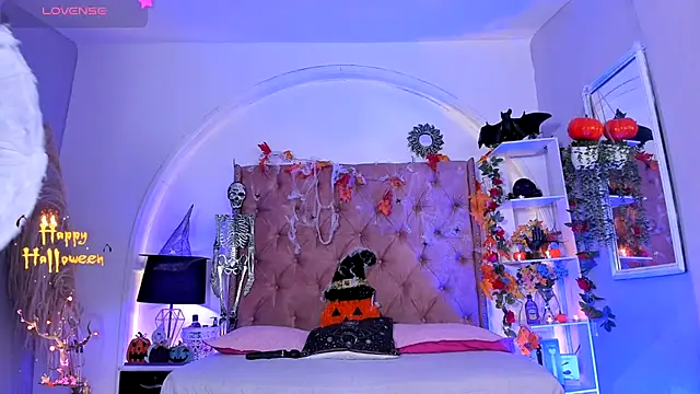 LadyAvalon online show from October 31, 7:59 pm