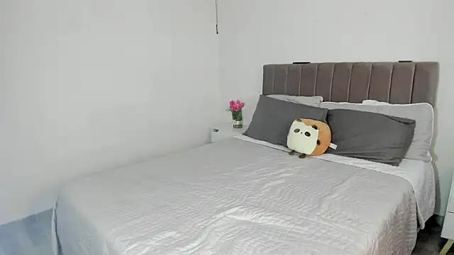 Ori valentina online show from September 19, 7:47 pm