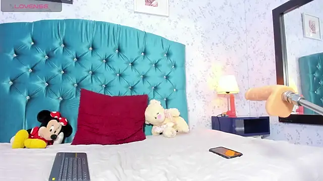 Snapshot of Elii_ross chatting on January 11, 8:21 pm Elii ross online show from January 11, 8:21 pm