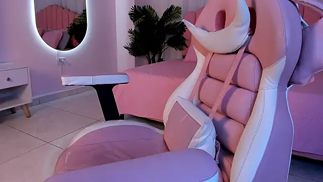 Brianna bigboobs online show from March 18, 2:26 pm