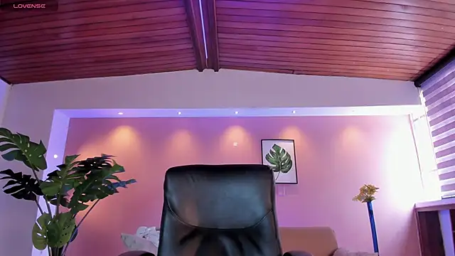 Lyssa Muller online show from February 19, 6:00 pm