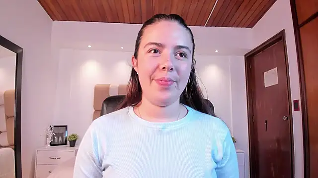 Lyssa Muller online show from October 11, 1:53 pm