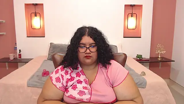 Miley Collins online show from December 12, 2:15 am