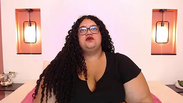 Miley Collins online show from March 21, 8:40 pm