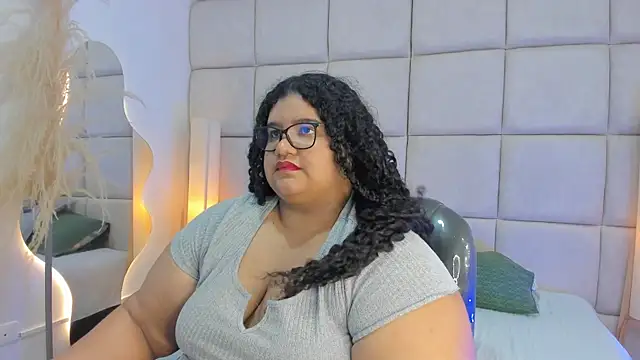 Miley Collins online show from November 15, 7:54 pm