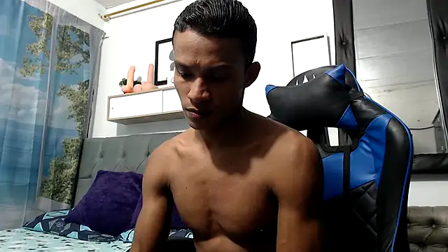 Ryan Vergon online show from October 18, 4:04 am