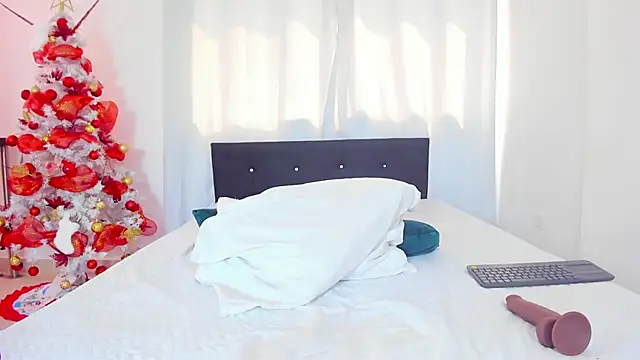 DailaSmith online show from December 6, 6:39 pm