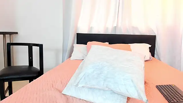 DailaSmith online show from February 25, 6:42 pm