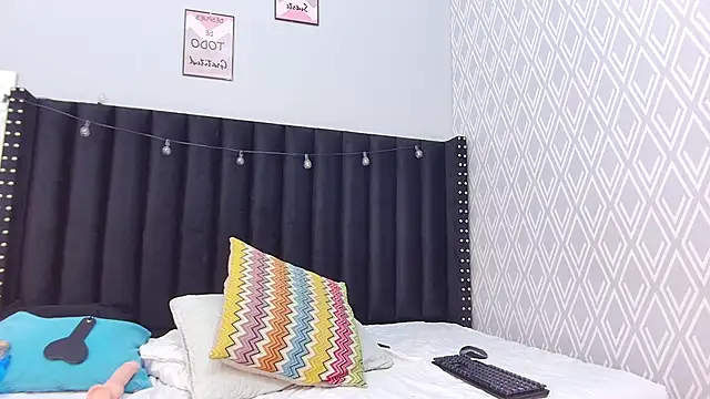 petitelittleebony online show from February 12, 10:37 pm