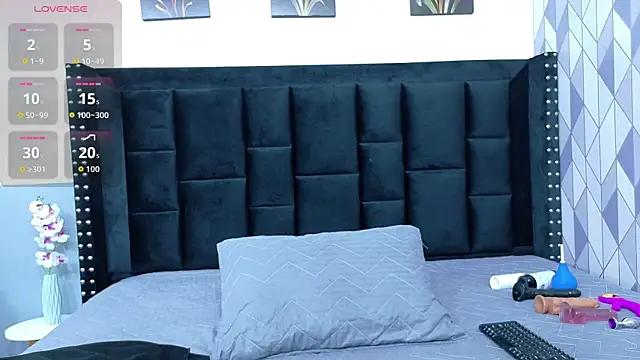 petitelittleebony online show from October 8, 3:04 am