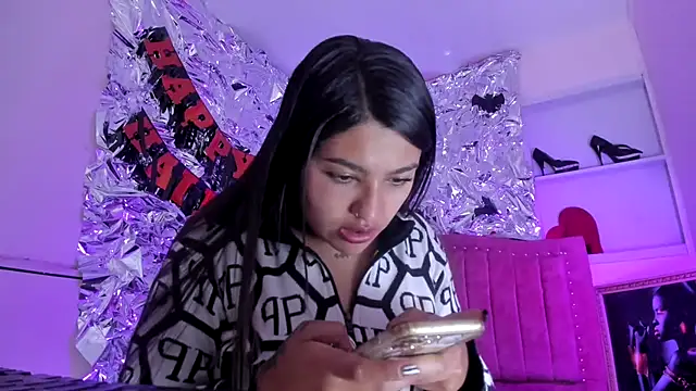 SarahStones online show from November 2, 12:18 pm