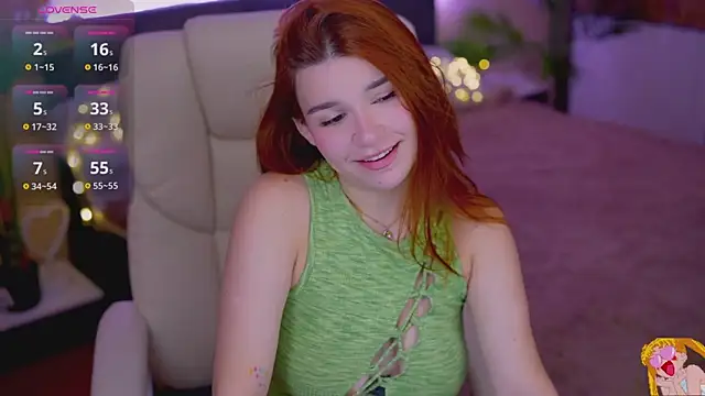 Snapshot of RedShinee chatting on October 15, 6:35 am RedShinee online show from October 15, 6:35 am