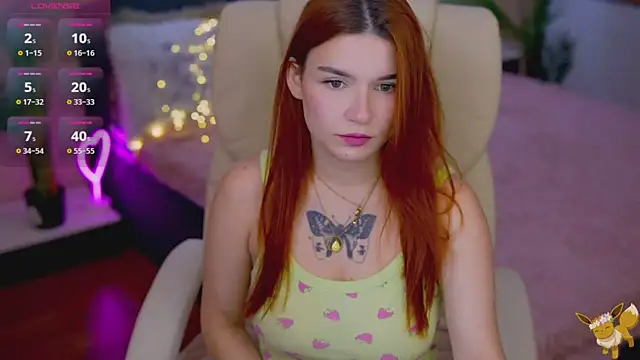 Snapshot of RedShinee chatting on November 19, 11:43 am RedShinee online show from November 19, 11:43 am