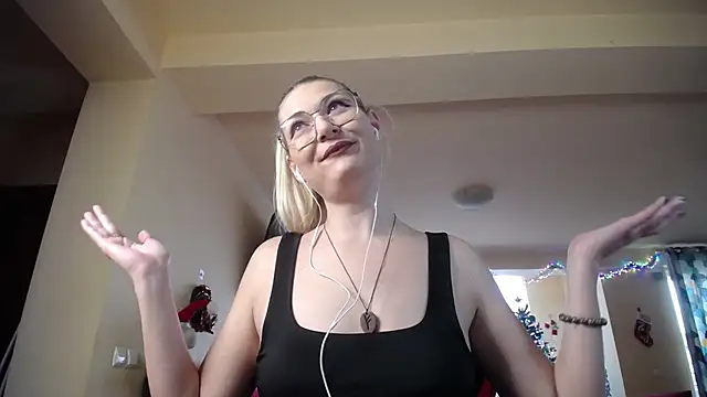 Snapshot of sugar_mayy chatting on December 17, 6:56 am sugar mayy online show from December 17, 6:56 am