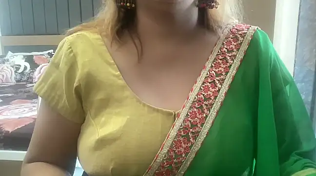 Snapshot of sassypooja chatting on February 11, 6:40 am sassypooja online show from February 11, 6:40 am