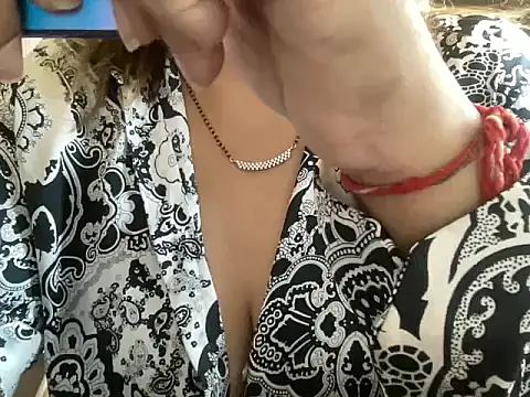 Snapshot of sassypooja chatting on March 3, 4:47 am sassypooja online show from March 3, 4:47 am