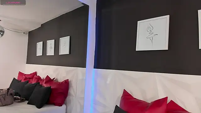 scarlet castro online show from October 3, 4:48 pm