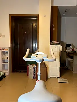 Snapshot of Tastemystrawberry chatting on October 18, 3:35 pm Tastemystrawberry online show from October 18, 3:35 pm