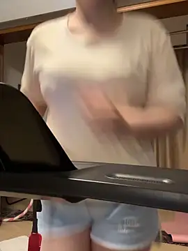 Snapshot of Tastemystrawberry chatting on December 5, 11:41 am Tastemystrawberry online show from December 5, 11:41 am