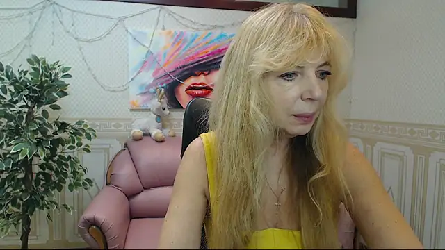 Snapshot of Anna_Diax chatting on February 4, 12:55 pm Anna Diax online show from February 4, 12:55 pm