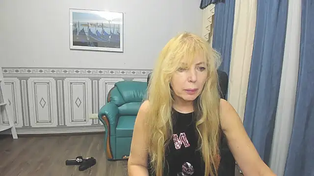 Snapshot of Anna_Diax chatting on March 10, 12:59 pm Anna Diax online show from March 10, 12:59 pm