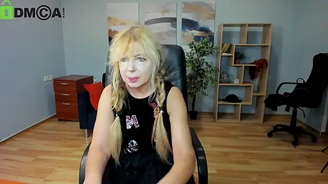 Snapshot of Anna_Diax chatting on November 11, 3:01 pm Anna Diax online show from November 11, 3:01 pm