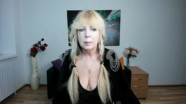 Snapshot of Anna_Diax chatting on December 3, 12:47 pm Anna Diax online show from December 3, 12:47 pm