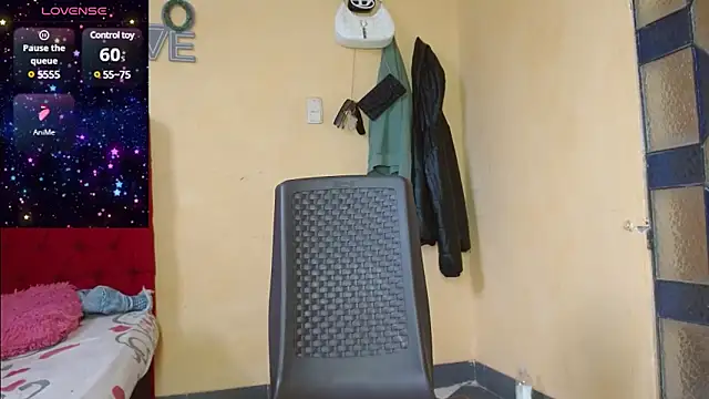 cristinamontiel online show from January 9, 2:18 pm