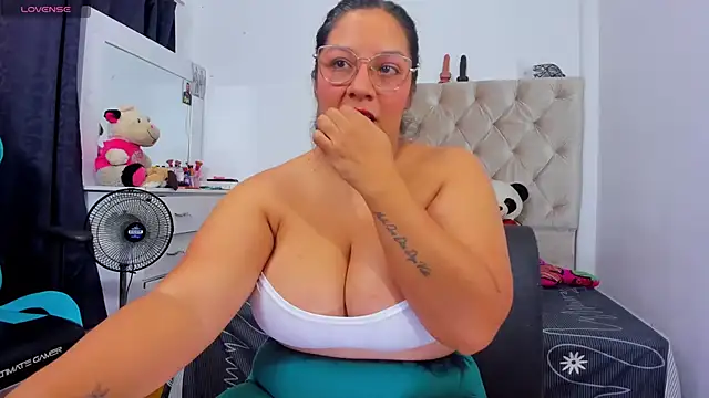 lulu ferrer online show from November 12, 5:13 pm