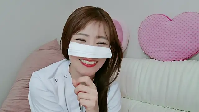 Snapshot of erokangoshi-nene chatting on January 9, 6:38 am erokangoshi-nene online show from January 9, 6:38 am