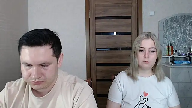 Kristy-Max online show from March 6, 8:27 pm