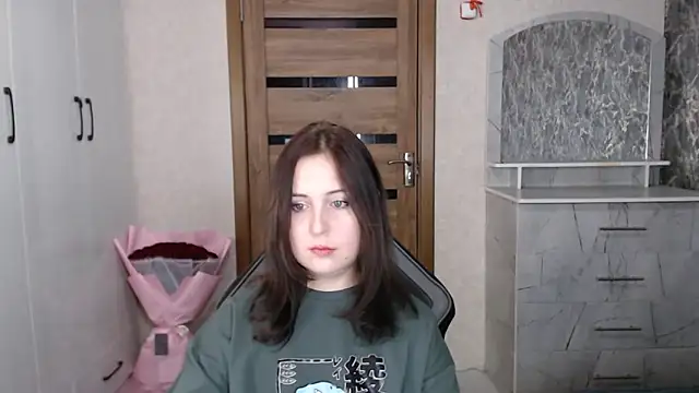 Kristy-Max online show from November 5, 9:15 pm